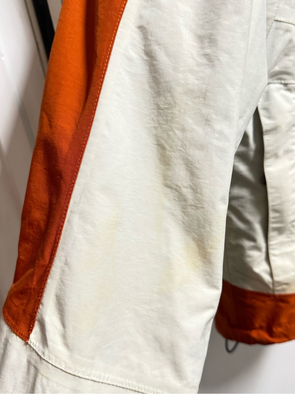 This is a The North Face Hyvent 3-in-1 insulated snow jacket in a white, orange - Picture 6 of 16